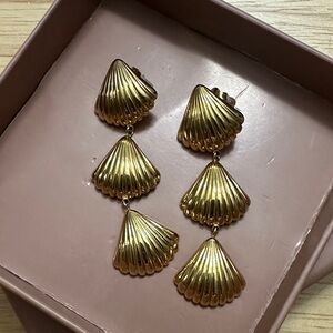 Elegant Gold Shell Drop Earrings